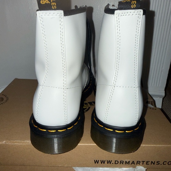 NIB Dr. Martens 1460 White Smooth Leather Lace Up Boot - Picture 5 of 10
